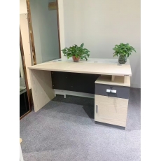办公桌